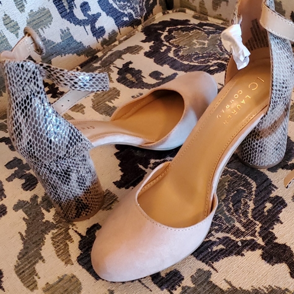 Shoes - Picture 2 of 4